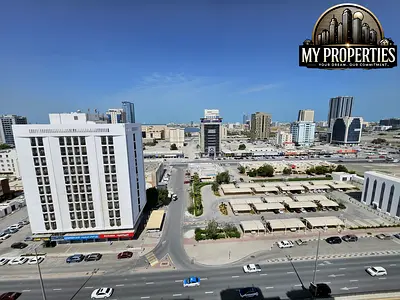 QUIET AND CLOSE TO SERVICES IN A LUXURIOUS BUILDING
