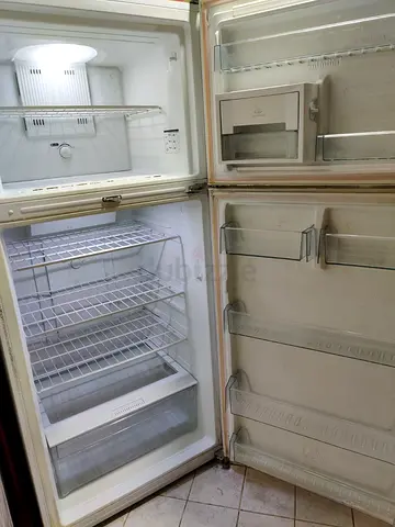 Akai Fridge 560 litres in excellent condition.