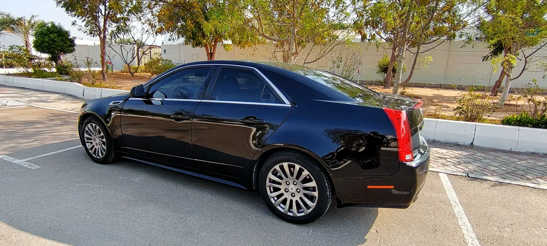 Cadillac CTS/Catera 2012 — photo 1 of 8
