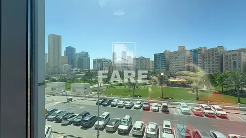 للبيع شقة 3 غرف وصالة في برج السرحي – الشارقة
