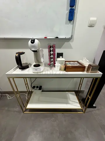 Elegant Wooden Console Table – Modern  Sturdy | Excellent Condition