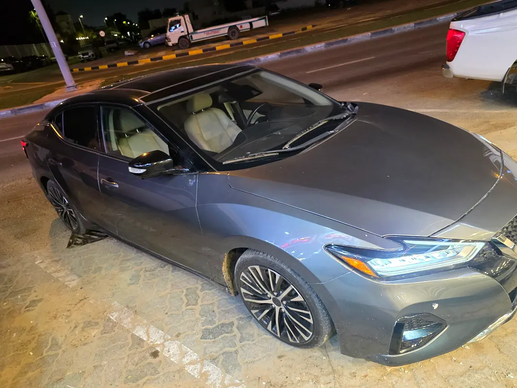 Nissan Maxima 2020 — photo 1 of 8
