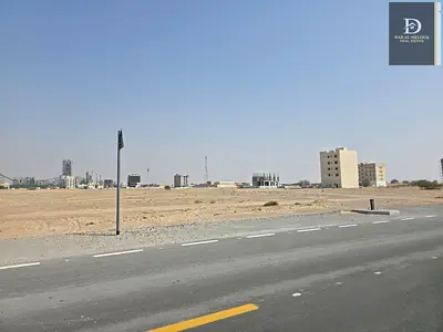 للبيع في الشرقة  منطقة البليدة  قطعة ارض سكني استثماري مساحتها 2427  تملك حر لجميع الجنسيات العربية