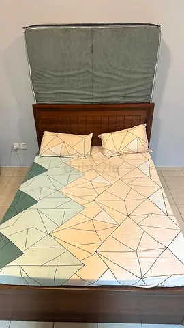 Bedroom bed