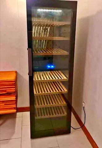 Miele wine fridge dual temperature 197bottles