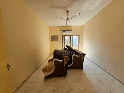 سكن موظفين غرفتين وصاله ابو شغارة مساحات واسعة وتشطيبات جميله اطلالة مفتوحة تسهيلات مرنة في السداد في موقع حيوي قريب لكافة التسهيلات الخدمات ومخرج دبي