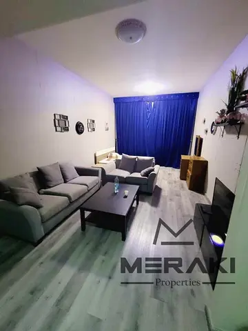 استديو عجمان ون مع موقف خاص مساحة كبيرة