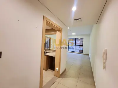 Spacious 1bhk with pool parking free near to kids paly area near to Metro station