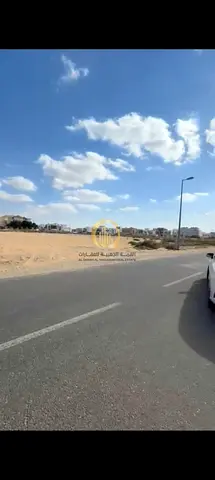 للبيع ارض في الحوشي  ضاحية البديع  بمساحة 9100 قدم موقع مميز على شارعين  شارع امامي شارع خلفي تصريح بناء ارضي و اطابق اول