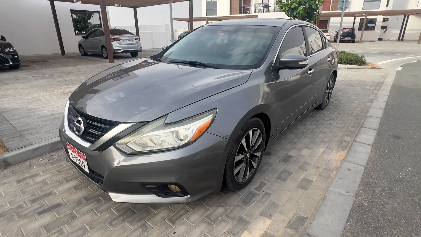 Nissan Altima 2016 — photo 1 of 6