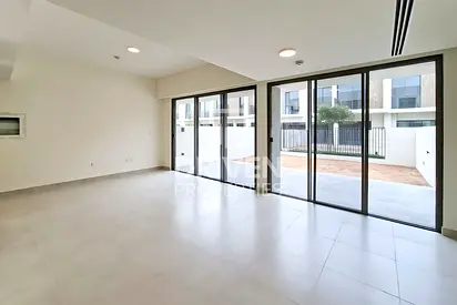 Near Pocket Park | Vacant | Corner Kitchen