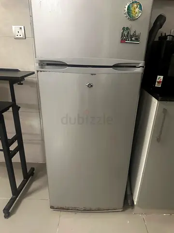 Come and collect !! Fridge for sale at giveaway price