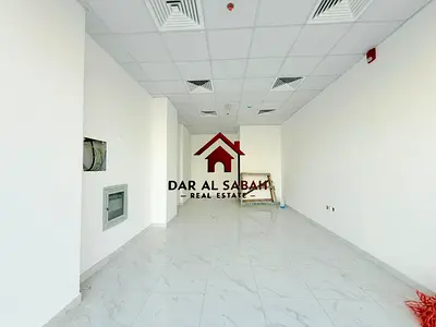 Brand new shop | Ready to move | Front claro coffee | good location for business !