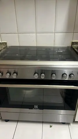 Gas cooker - 5burner.