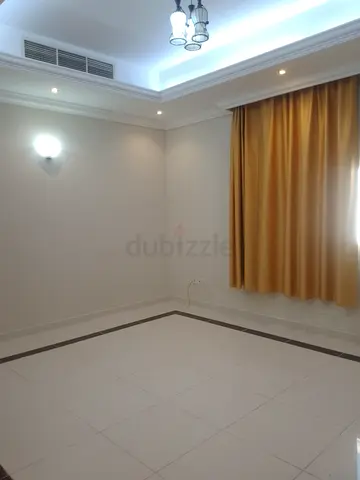 Room for rent in villa