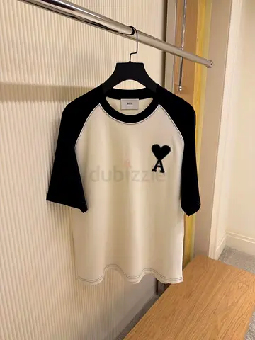 Ami Black  white raglan T-shirt with heart A logo