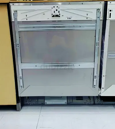 Miele High-End Built-in Dishwasher – 3 Rack Design German Engineering