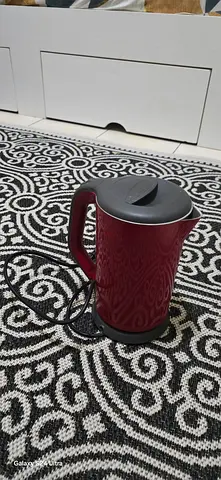 Burgundy electric kettle - used, working condition