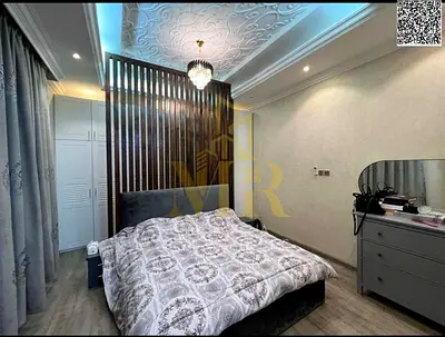 A villa with personal finishes, including electricity, water and air conditioning, located on a main street, close to all services, freehold ownership
