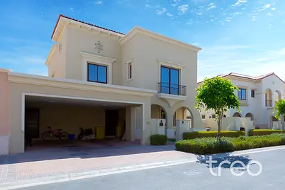 Vacant Now | Large Landscaped Garden
