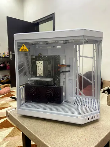 Hyte Y70 Snow White case only double chamber