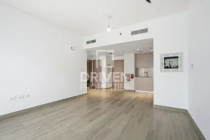 Spacious Comfortable 1 Bedroom | Ready to Move In