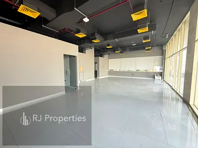 1 YEAR OLD LUXURY AND VERY HUGE SIZE SHOP WITH WASHROOM MAIN ROAD FRONT VERY PRIME LOCATION IN MUWILEH COMMERCIAL JUST 210K