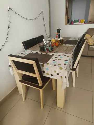 Dining Table + Chairs (6)
