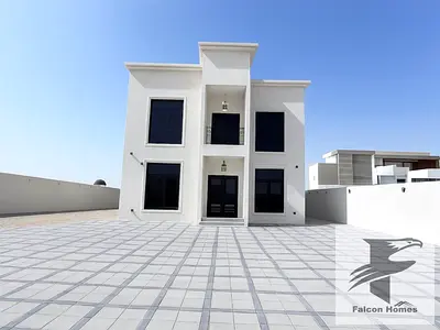 فيلا جديدة تمامًا | 5 غرف نوم | مساحة أرض ضخمة