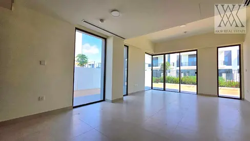 Single Row | Corner Unit | Huge Layout | Brand New