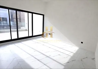 Luxury Living-Close to Pool and Park-Ready to Move
