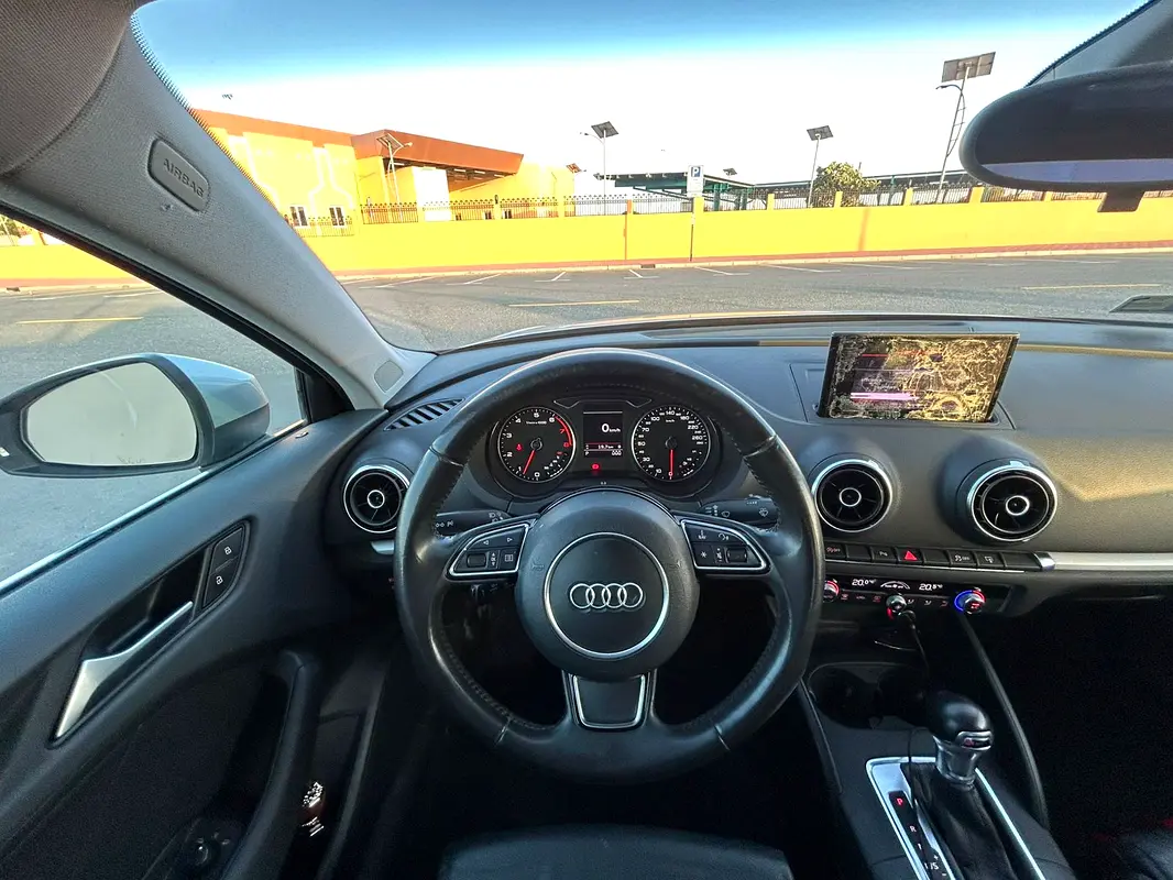 Audi A3 2015 — photo 1 of 20