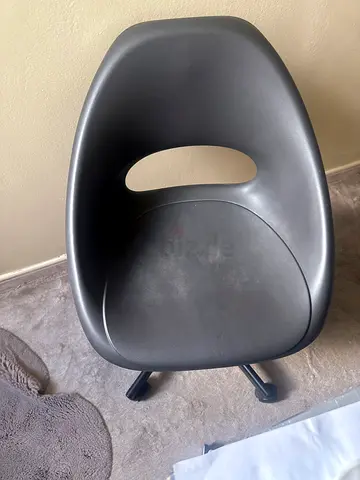 My black molded plastic dining/side chair - used
