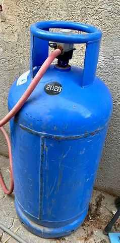 Gas cylinder big