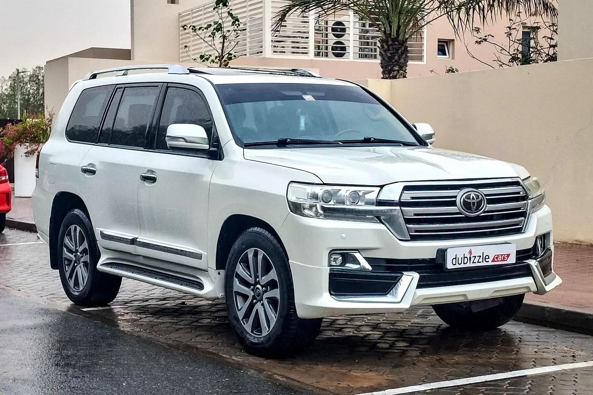 Toyota Land Cruiser 2015 — photo 1 of 14