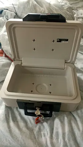 Heavy-Duty safety box