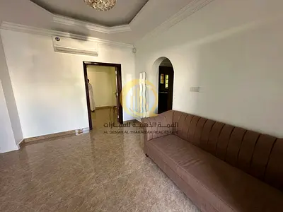 للبيع البيت استراتجي  فيمنطقه  الغافيه موقع  طابق واحد ثلاث غرف وصاله وحمامين ومطبخ وغرفه شغاله