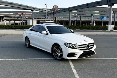 Both Original Keys / Single Owner | Mercedes Benz E200 2019 GCC Specifications