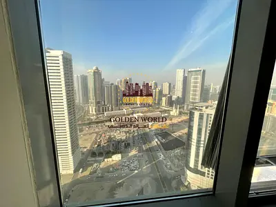 شقة غرفتين وصالة في التعاون بالشارقة مع باركينغ وإطلالة مفتوحة وغرفة خادمة ماستر و4 حمامات ومساحات واسعة وموقع مميز
