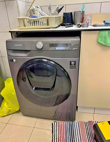 Free delivery Samsung 10.5 kg  front-load washing machine, door in door working condition