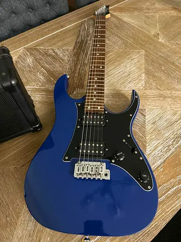 Ibanez Electric Guitar + Amp Bundle + Tayste Ukulele (Like New) – Full Setup
