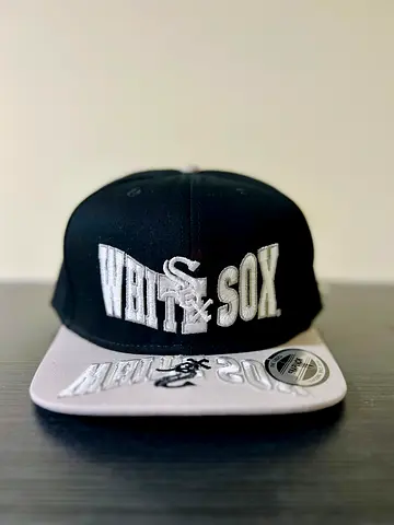 Chicago White Sox black cap — Black/White