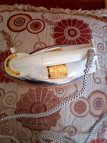 White Dry Iron - Good Working Condition