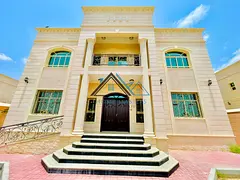 5 Master Br With Separate Entrance &amp; Private Yard