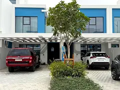 4BR Santorini Townhouse | Near Pool &amp; Green Belt