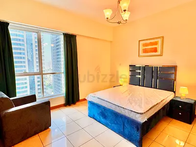 Master room en-suite in Sulafa tower Marina