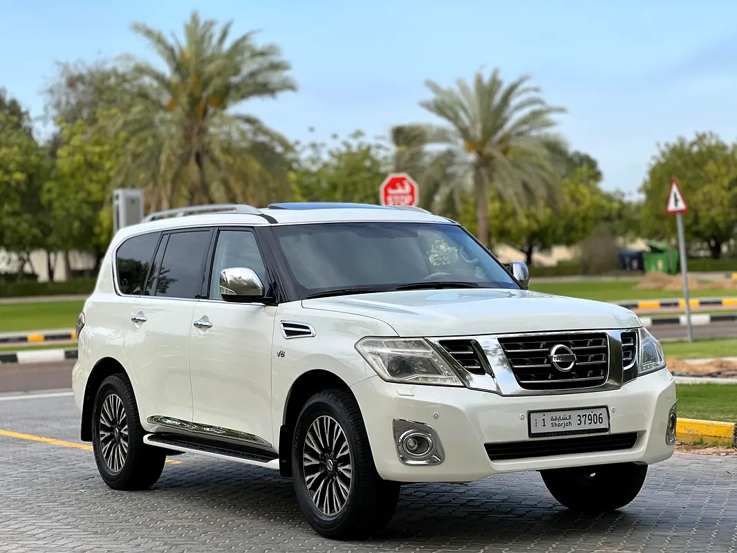 Nissan Patrol 2014 — photo 1 of 20