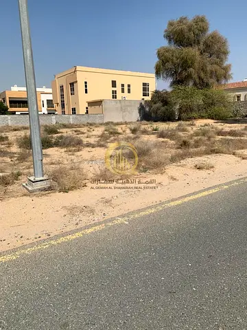 ارض في الحوشي للبيع . موقع مميز وحيوي . تملك حر لجميع الجنسيات العربية