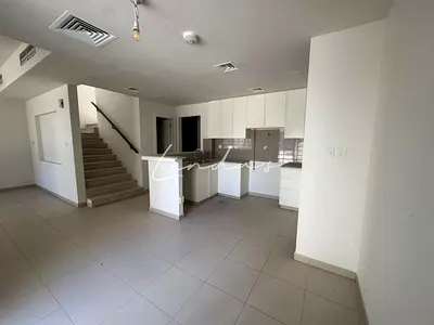 Vacant | Single Raw - Prime location | Negotiable