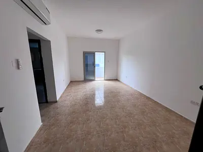 شقة غرفتين وصالة _ الراشديه 2 عجمان _ 2 حمام _ تكييف اسبليت _ سكن عائلات